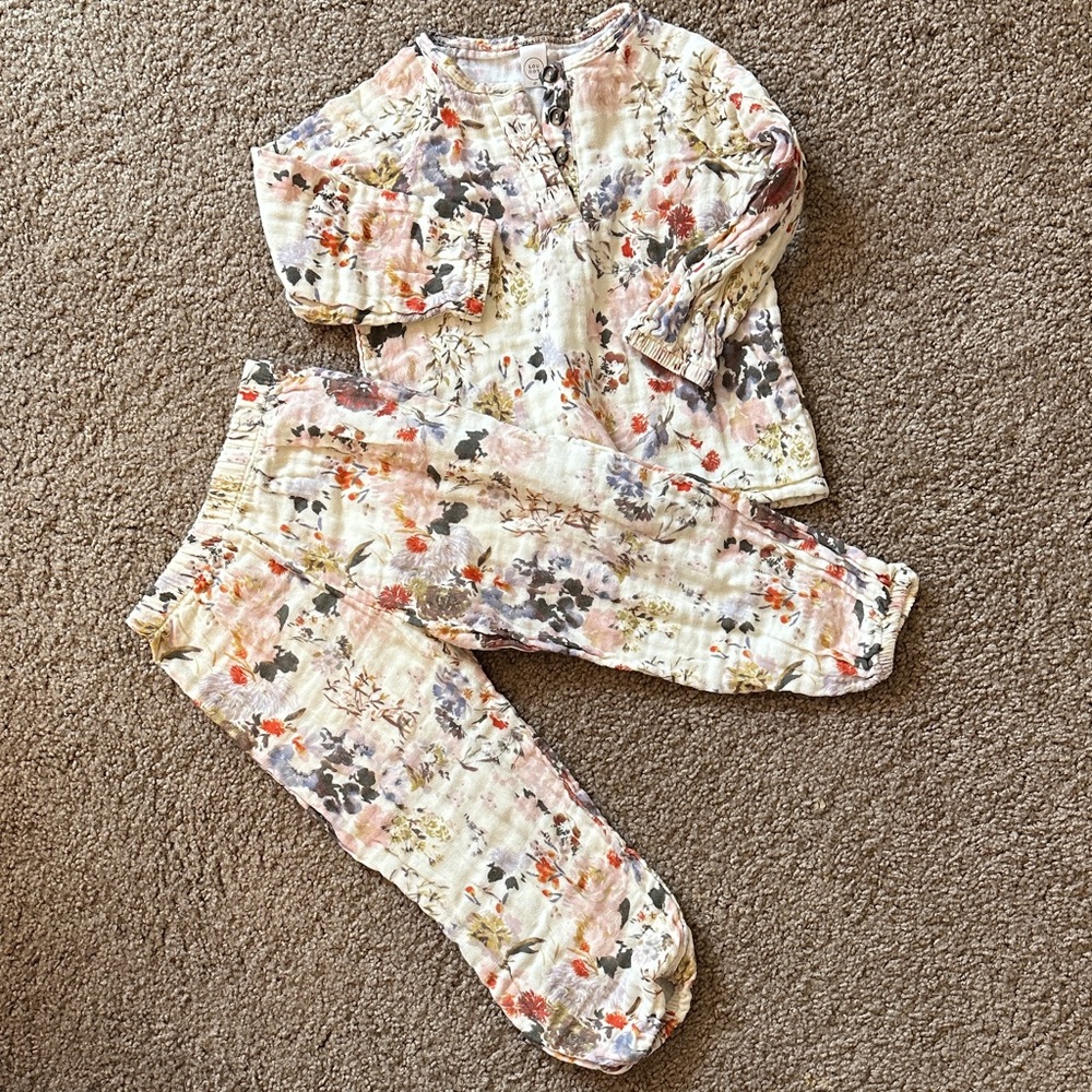 Lou Lou and Company Kids Floral Cream Set 2T